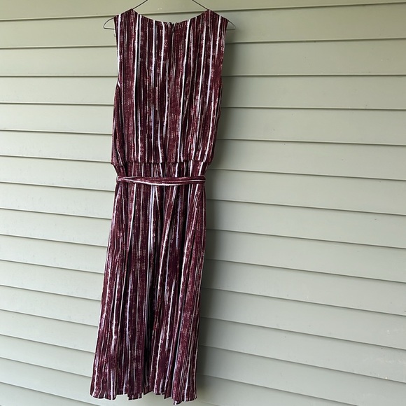 Like new Banana Republic stunning dress - Picture 7 of 14